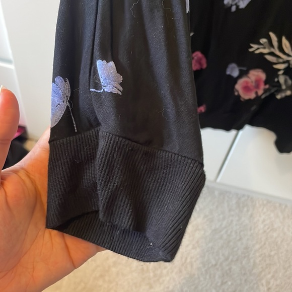 REITMANS relaxed fit floral blouse 💐 Euc - Picture 4 of 8